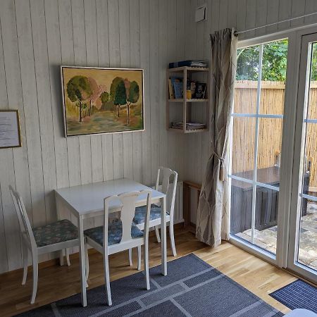 Cute Little Cottage In Hoellviken Экстерьер фото